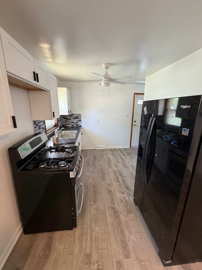 Photo - 709 Porter St