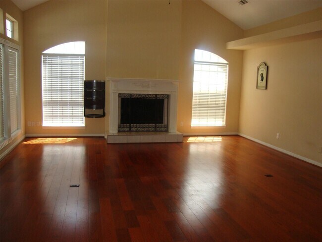 Photo - 1406 Lotus Dr