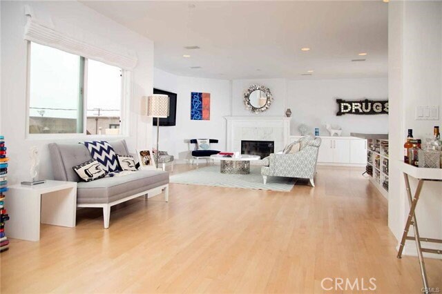 Photo - 417 Marine Ave