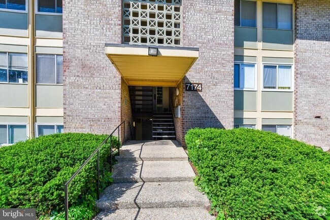 Building Photo - 7174 Donnell Pl Rental