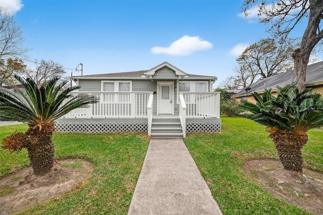 Photo - 521 Alford St