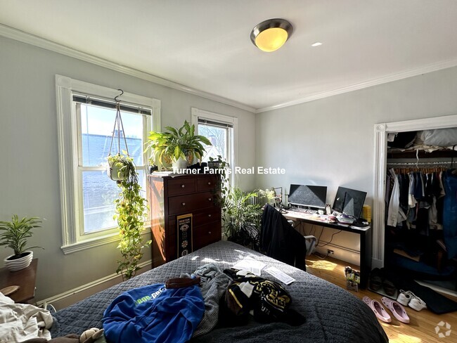 Building Photo - 15 Farragut Ave Unit 3 Rental