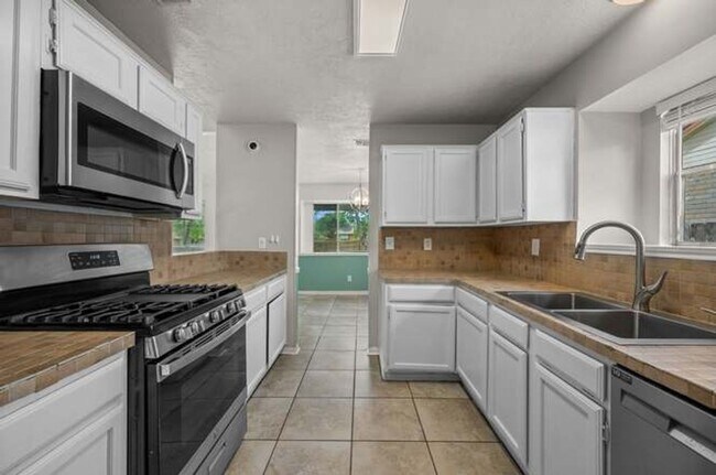 Photo - 1605 Quail Run Rd