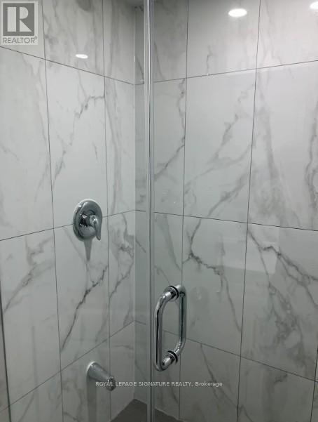 Photo - 317 Mohawk Rd E