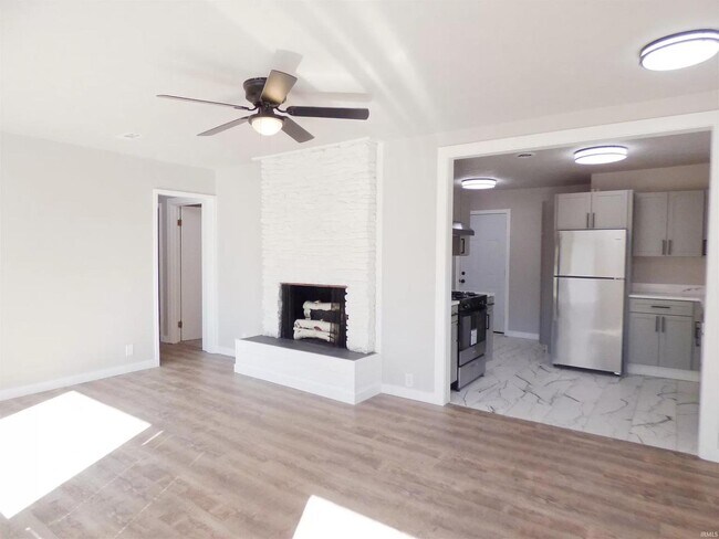 Photo - 19025 Oakmont S Dr