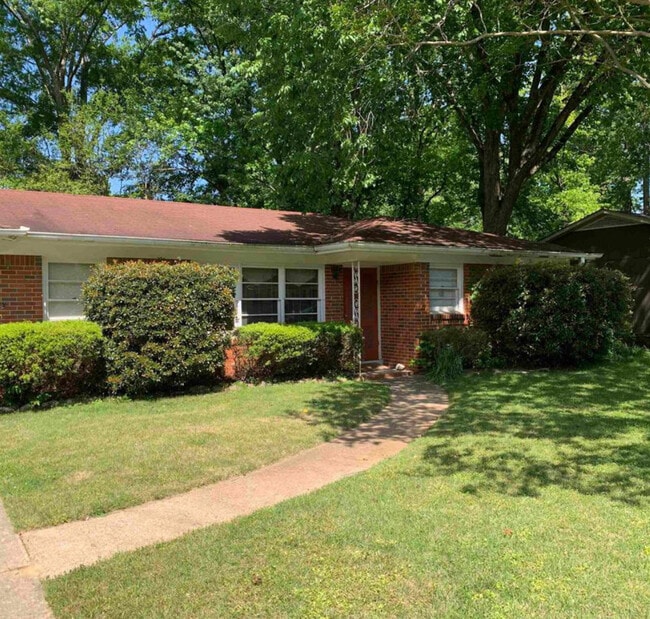 Building Photo - 408 Rosewood St