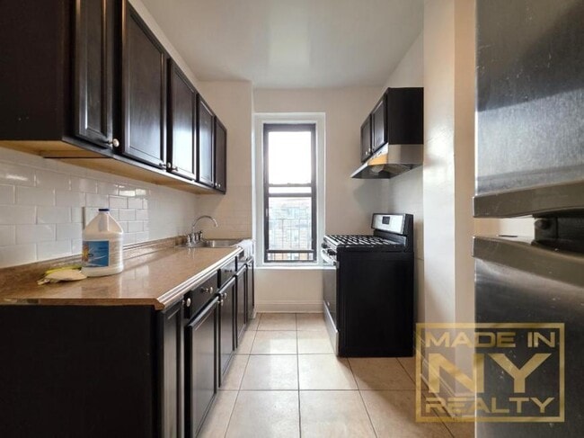 Building Photo - 1 bedroom in ASTORIA NY 11106 Unit 5B