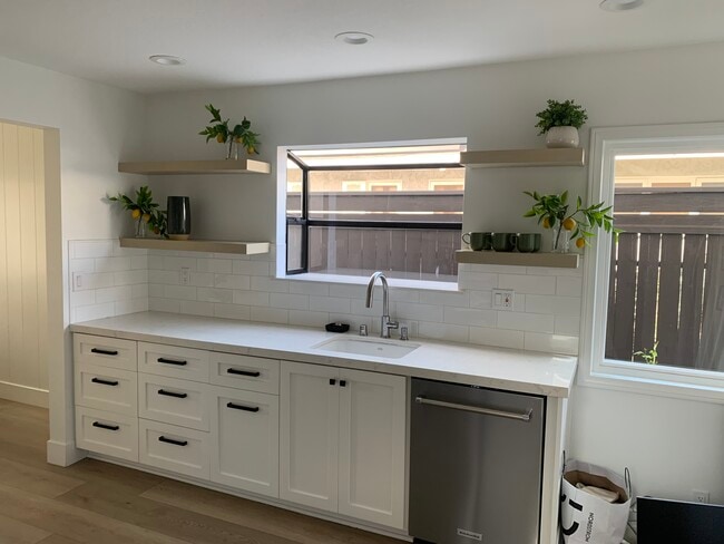 Photo - 2606 Elden Ave