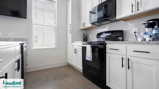 Building Photo - 404 W 26th St Rental