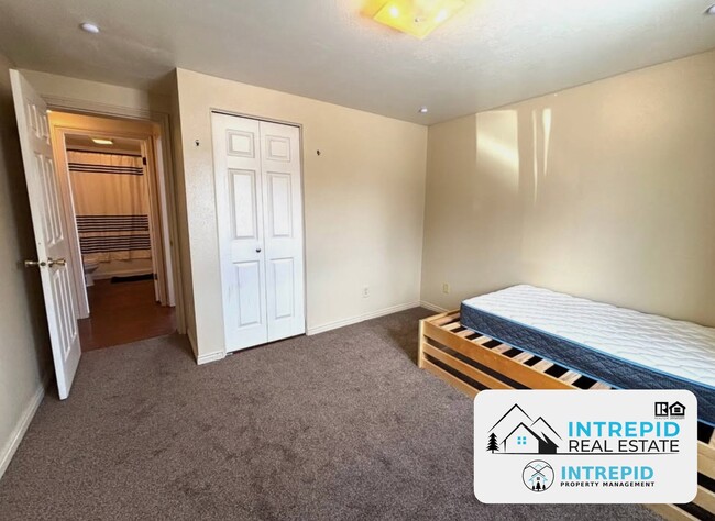 Photo - 171 Hokanson Ave