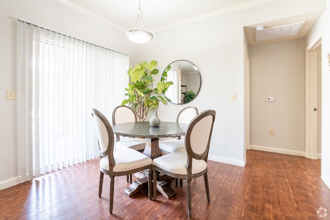Photo - Where Style Meets Home! Unit OXCC