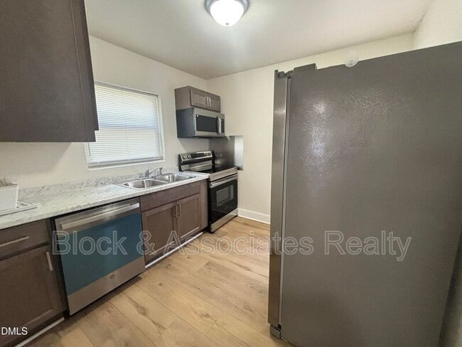 Photo - 1111 South St