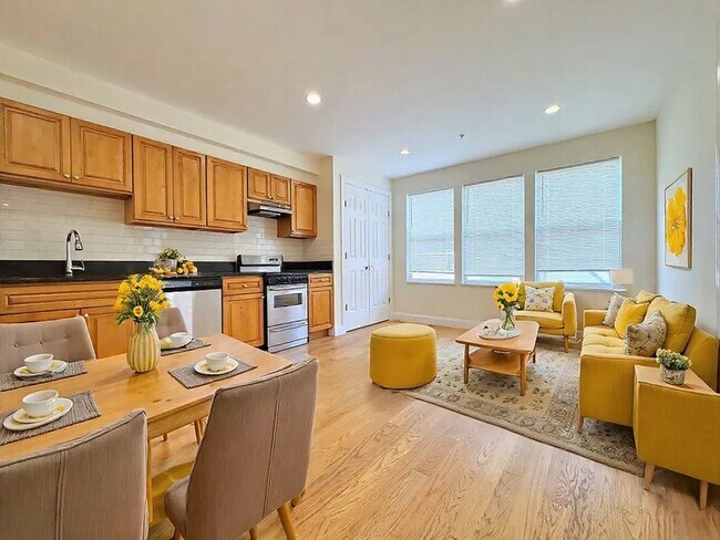 Building Photo - 379 Harvard St Unit 3