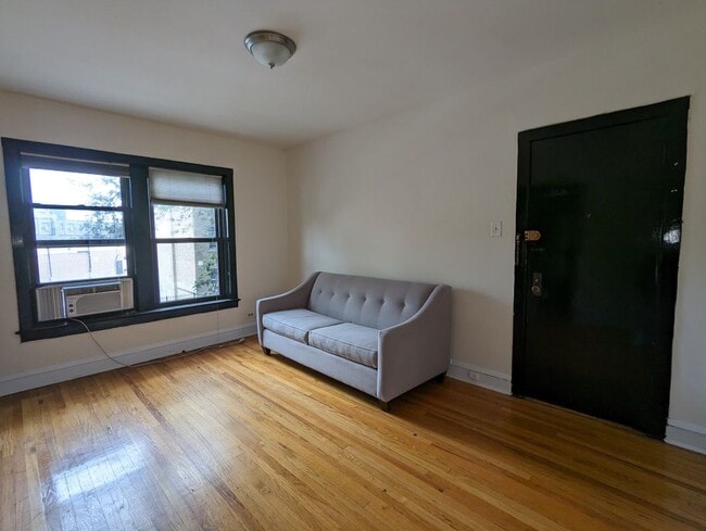 Photo - 2700 N Spaulding Ave Unit 3DD