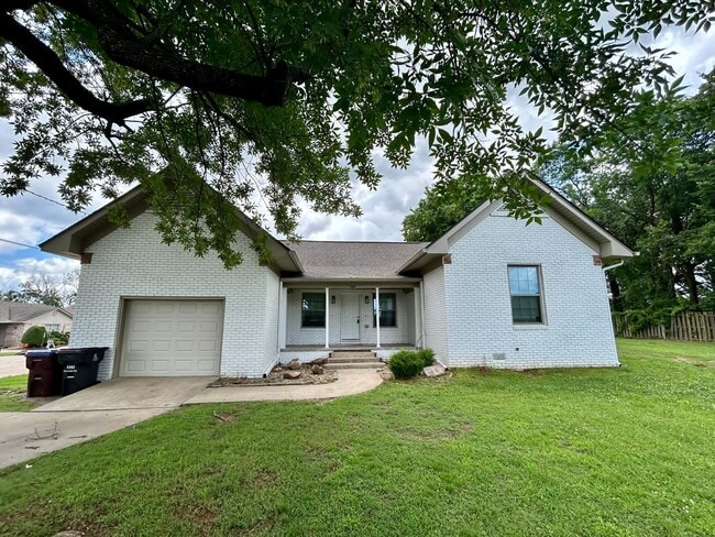 Building Photo - 5302 Summit St