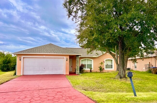 Building Photo - PRICE REDUCED FOR A QUICK MOVE IN!! Spaci... Rental