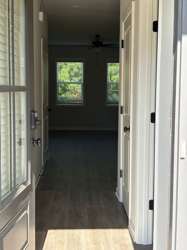 Photo - 120 Lauren St