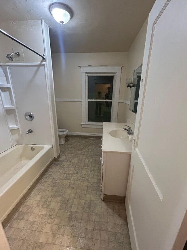 Photo - Large 2 bedroom Duplex