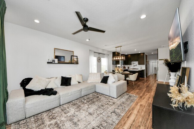 Photo - 111 Jenkins St