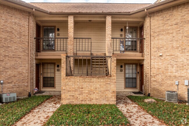 Condo Entrances - Valley of Bent Tree Condominiums