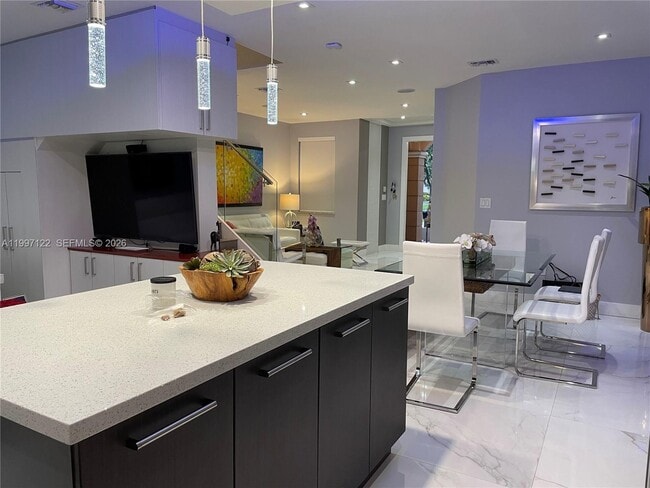 Building Photo - 7768 NW 116th Ave