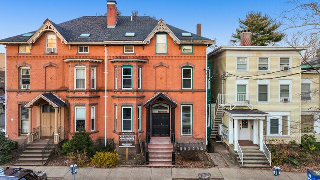 Building Exterior - 57 Trumbull St Unit 1M