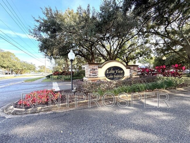 Building Photo - 5980 Scotchwood Glen Unit 103