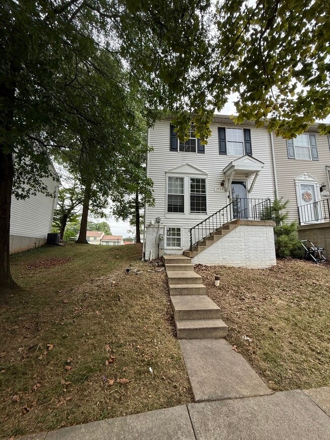 Building Photo - 3 Bedroom Pikesville Rental