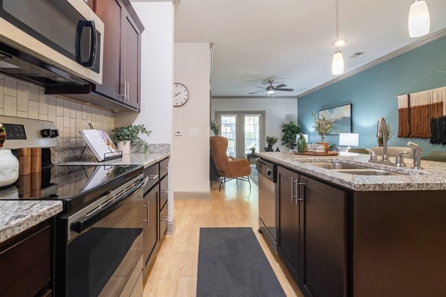 Photo - Hawthorne at the Summit