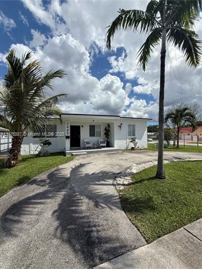 Photo - 2445 SW 90th Ave Unidad 2445 SW 90th Ave  1