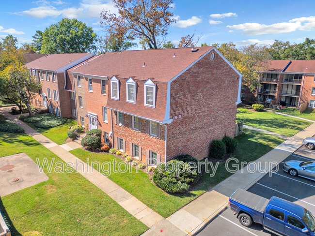 Building Photo - 736 Quince Orchard Blvd Unit Apt T2