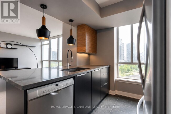 Photo - 801 King St W Unit 1113