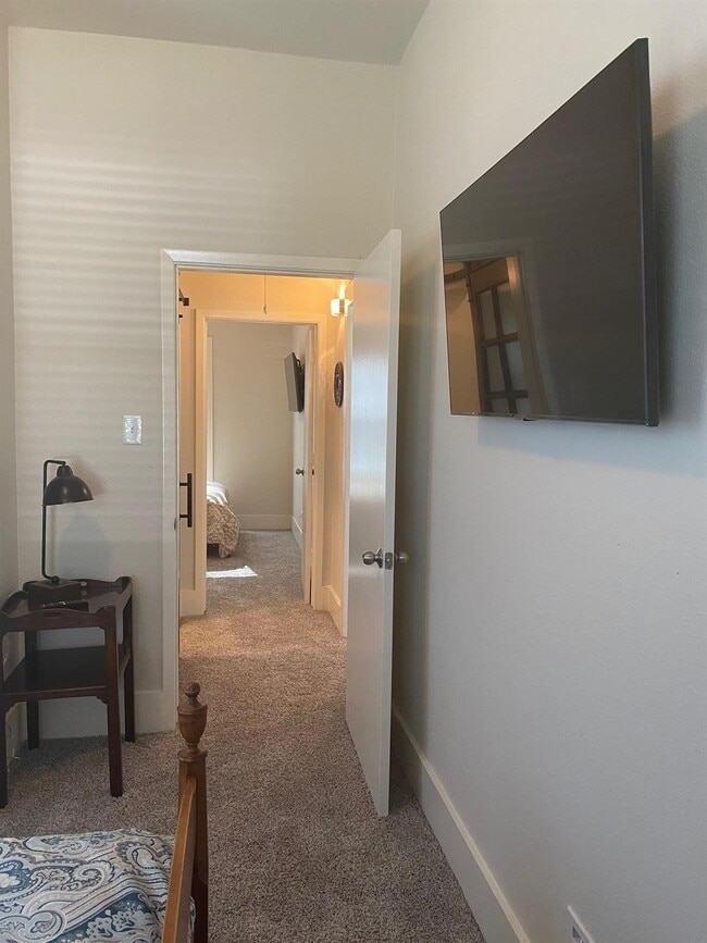 Building Photo - 2708 Winbern St