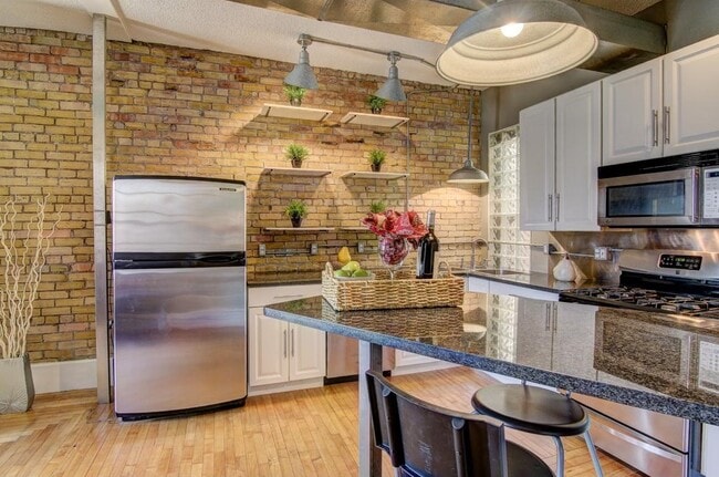 Building Photo - 605 S 9th St Unit APT 7