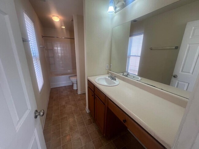 Photo - 202 Harold Murphy Dr