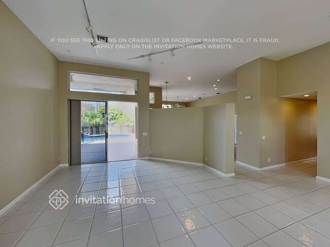 Photo - 8227 NW 41st St