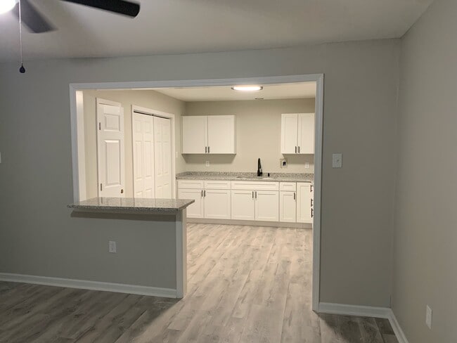 Photo - 3605 Thomas Dr Unit #3