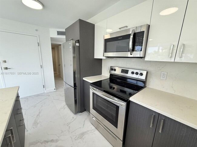 Building Photo - 1552 Euclid Ave Unit 6