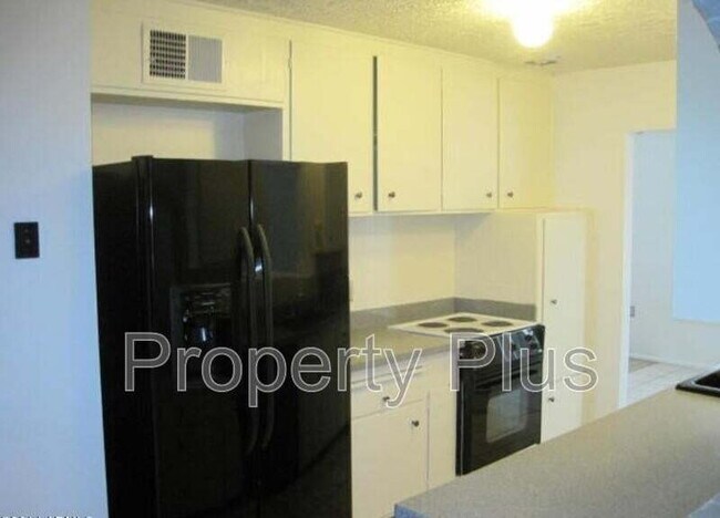 "Spacious 6-Bed, 6-Bath Gem in Tempe – Ideal for Comfort and Style!"