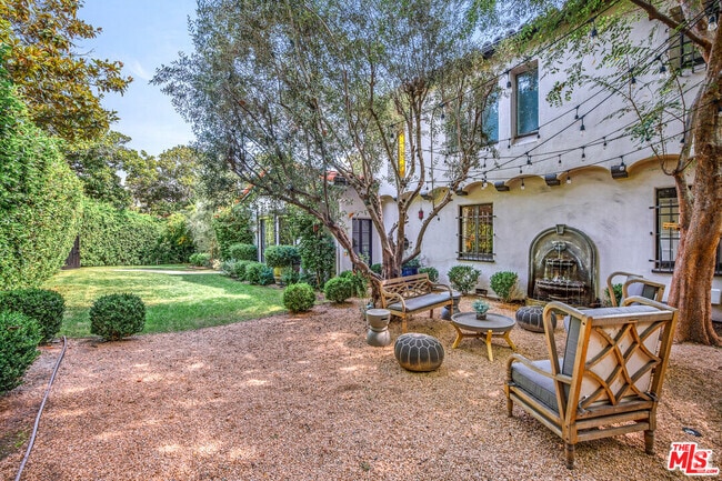 Building Photo - 3588 Griffith Park Blvd Rental