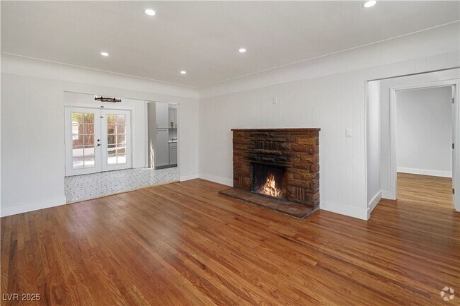 Building Photo - 1140 Hillside Pl Rental