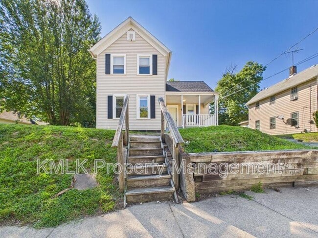 Building Photo - 428 Allyn St