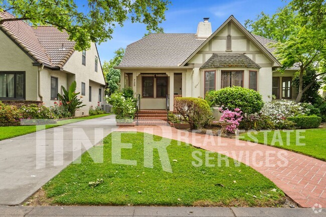 Building Photo - 725 34th St Rental