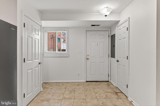 Photo - 1407 N Van Dorn St Unit 1407C