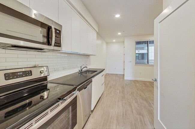 Photo - 411 29th St Unit 418