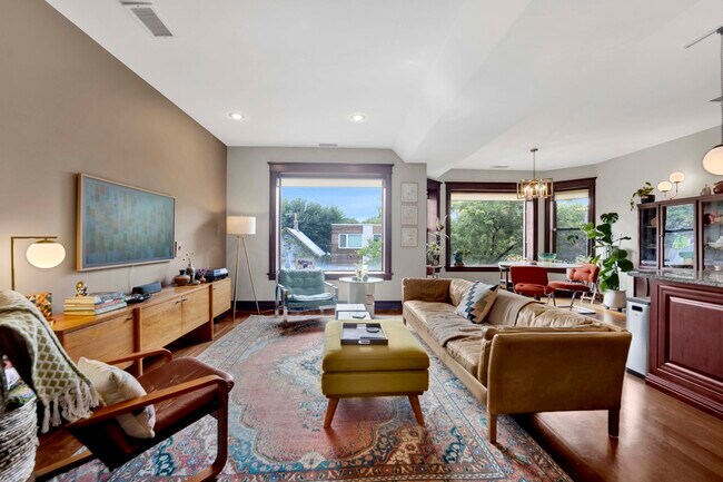 Photo - 3106 W Lyndale St Unit 3B