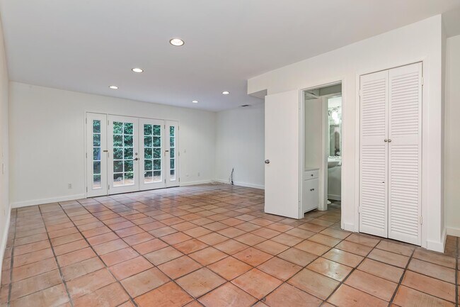 Photo - 430 N Harper Ave