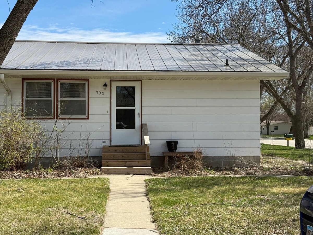 702/704 6th St NE - 702/704 6th St NE Unidad 702