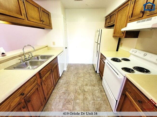 Photo - 419 Oriole Dr Unit I4