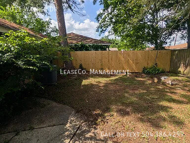 5011 Warren Dr